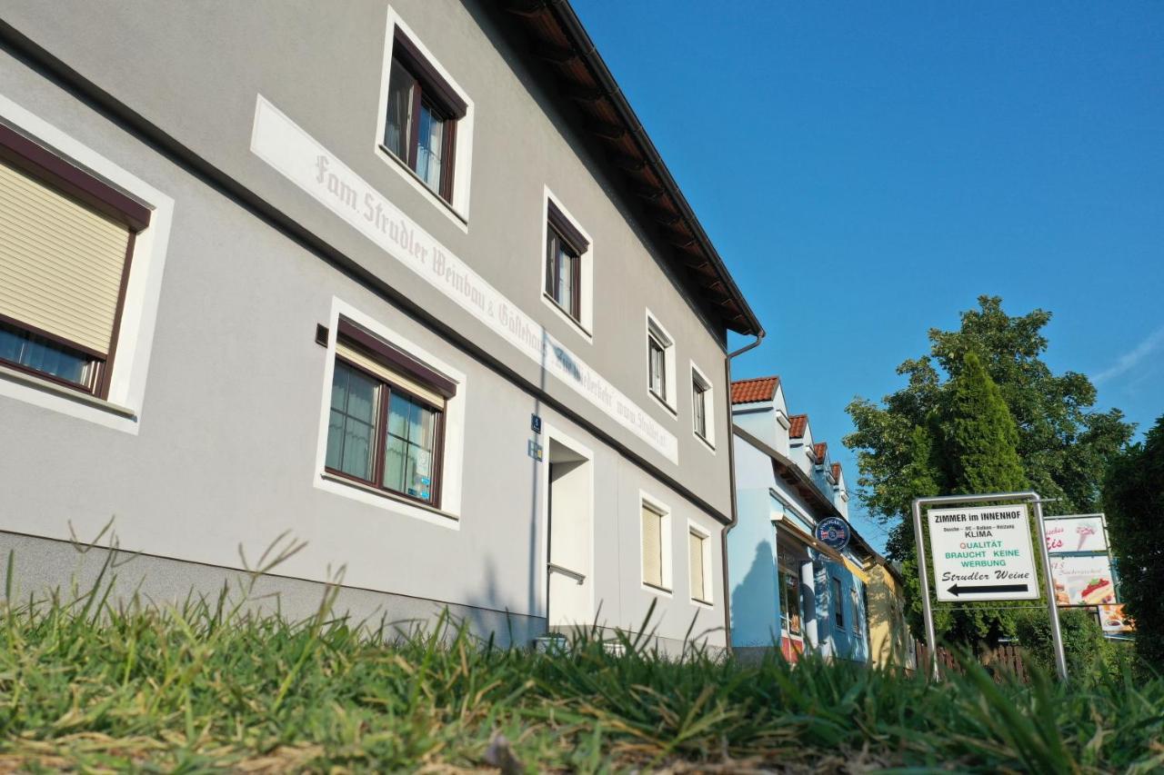 Gaestehaus Und Weinbau Zur Wiederkehr Strudler Podersdorf am See Luaran gambar