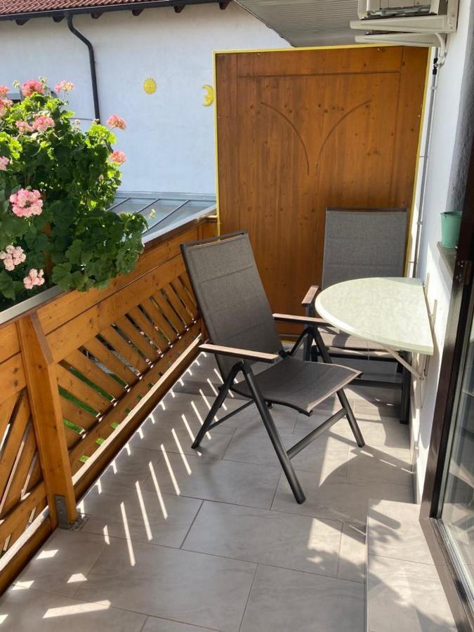 Gaestehaus Und Weinbau Zur Wiederkehr Strudler Podersdorf am See Luaran gambar