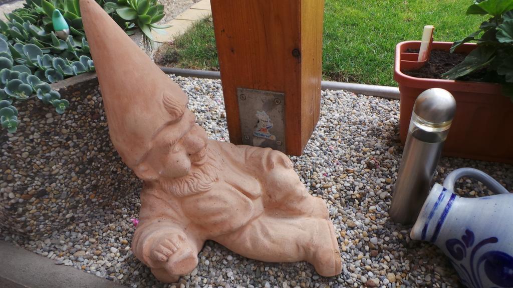 Gaestehaus Und Weinbau Zur Wiederkehr Strudler Podersdorf am See Luaran gambar
